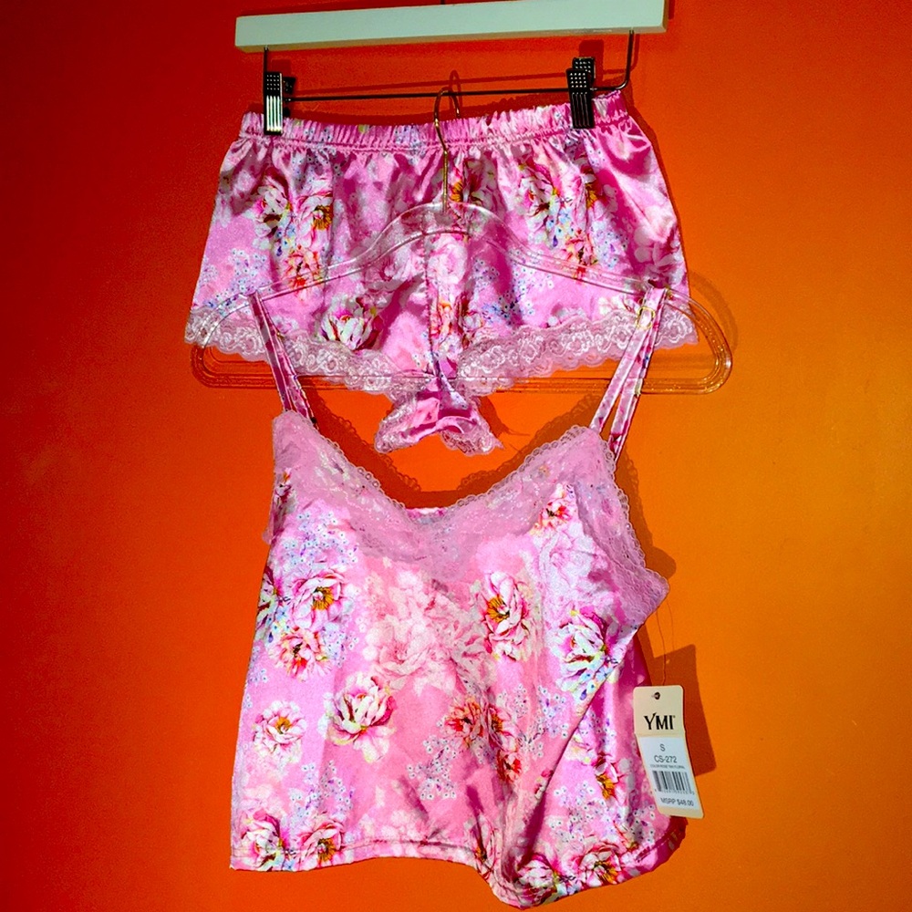 Woman’s PJ Set YMI Pink Floral Satin Sleepwear Loungewear Size Small